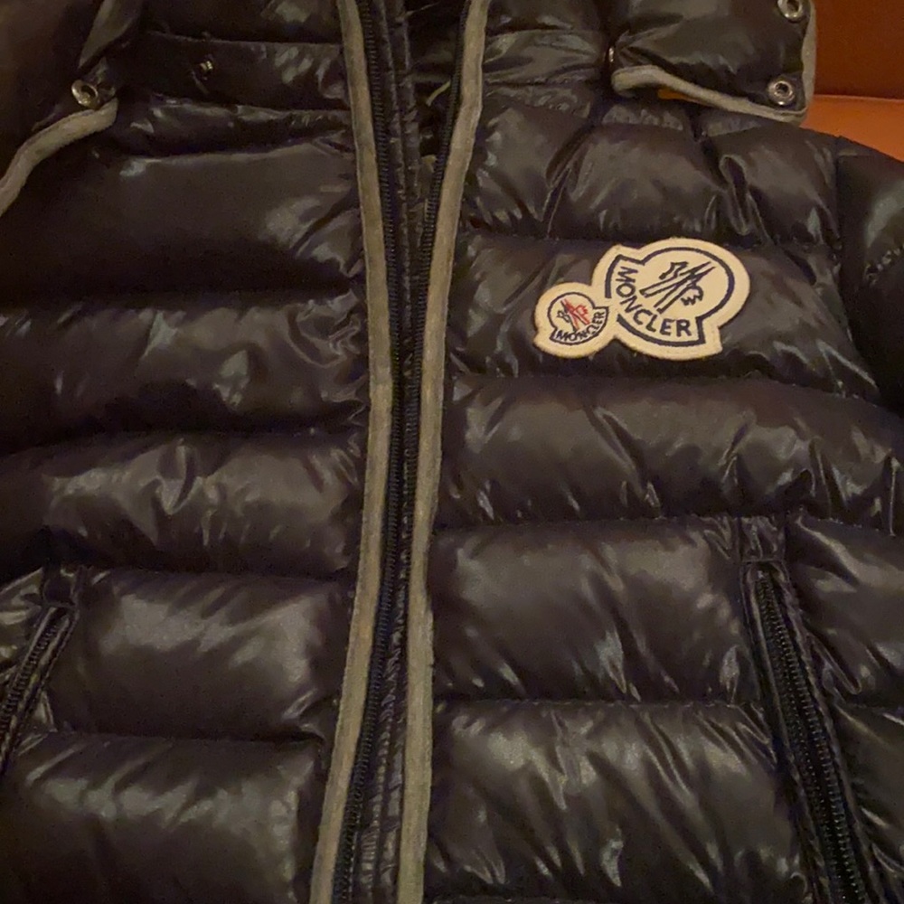 Kids Navy moncler jacket IN GREAT CONDITION !
